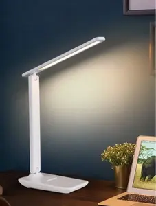 Настольная лампа с сенсорным управлением