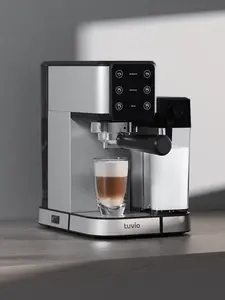 Кофеварка Tuvio TCM04EA рожковая с автокапучинатором 